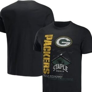 BRAND NEW - Men's NFL x Staple Black Green Bay Packers World Renowned T-Shirt